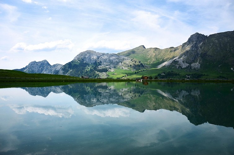 Lake La Cour by Rosay gondola lift