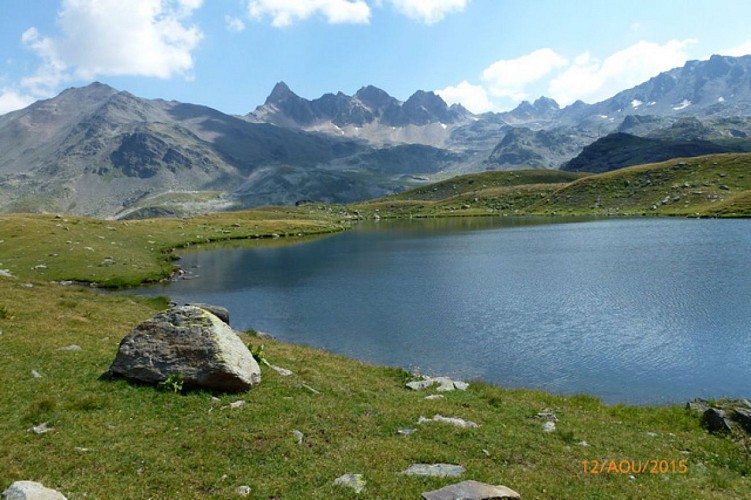 Le lac de Curtales