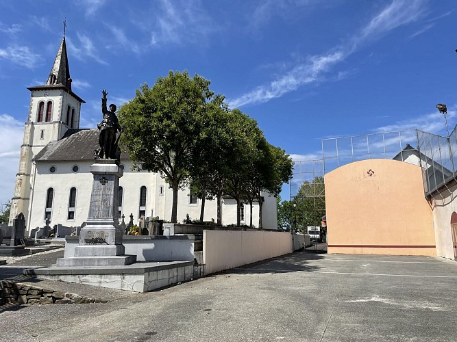 fronton eglise Esquiule OTHB tourinsfot