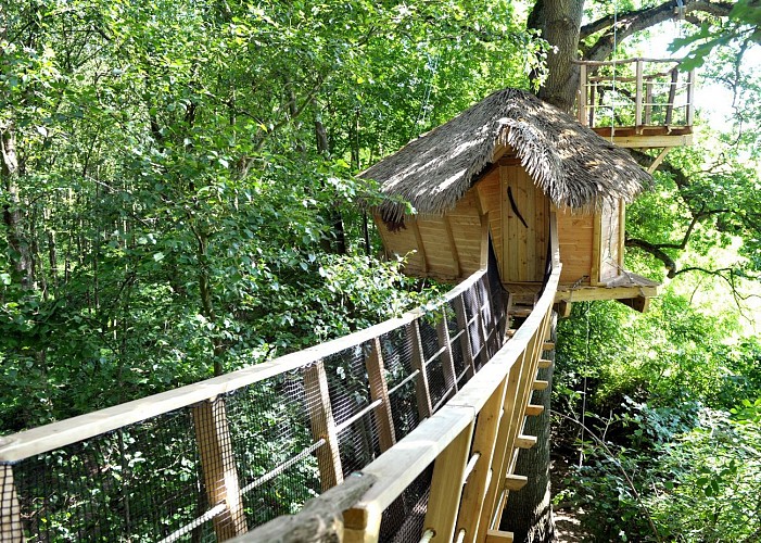 Discover the treehouses of Fontaine-Châtel!