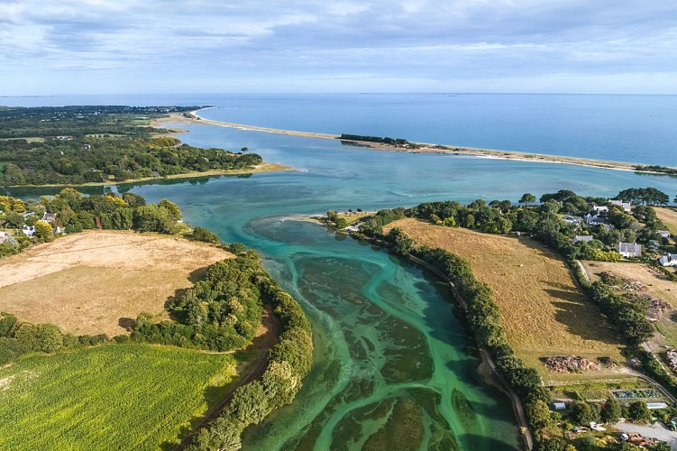 Autour de l'anse du Petit Moulin