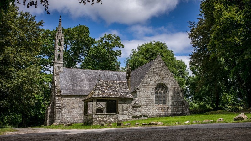 Autour de la chapelle Saint-Cadou