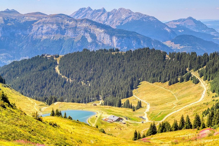 Vue sur le lac de l'Airon