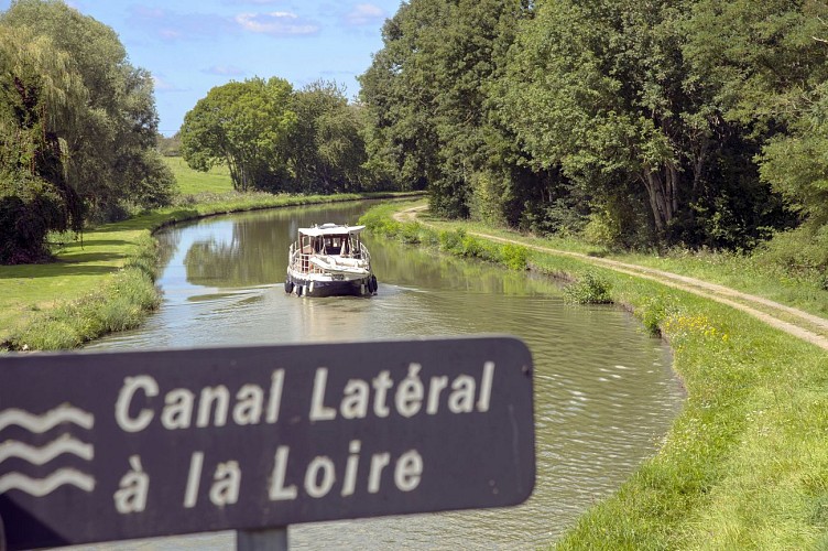 Canal latéral à la Loire