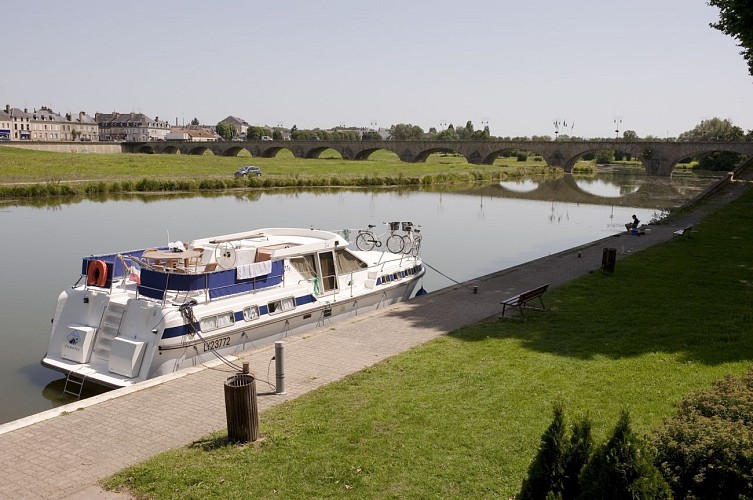 Tourisme fluvial à Decize