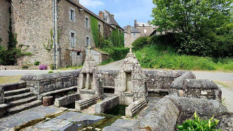 Les fontaines jumelles - saint Gilles Pligeaux