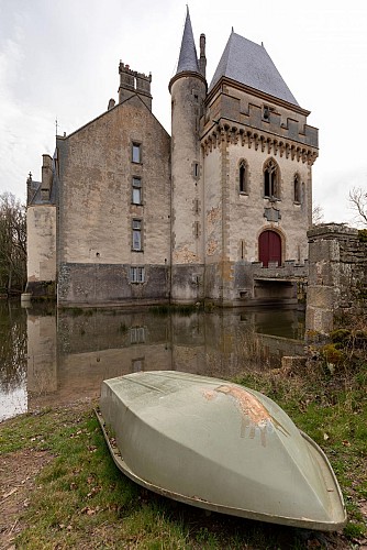 Chateau du Plessis AUtry Issards