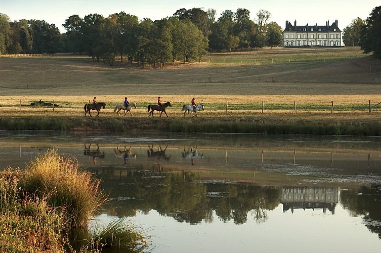 Circuit de la Fontaine Jayère au Château du Mont - PR 23