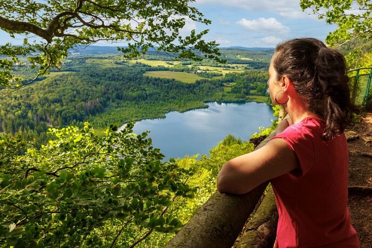 Belvédère de Maguenay - Vue sur le Lac de Bonlieu