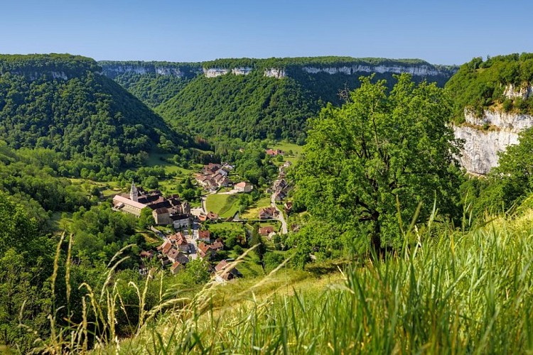 Baume-les-Messieurs, l'un des Plus Beaux Villages de France