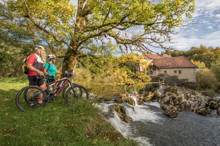 Vététistes aux Pertes de l'Ain