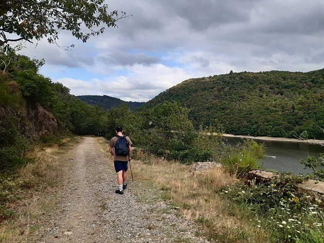 Le plan d'eau des Fades-Besserve - Les balades de Léa et Tino_Miremont