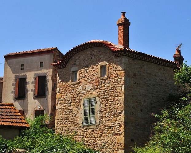 Villeneuve, Boudes, Chalus