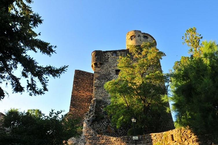 Villeneuve, Boudes, Chalus