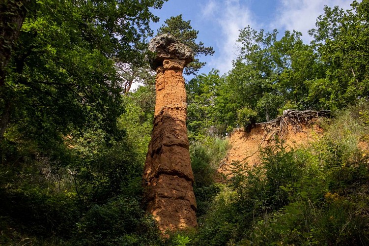 Cheminée des Fées à Cotteuge