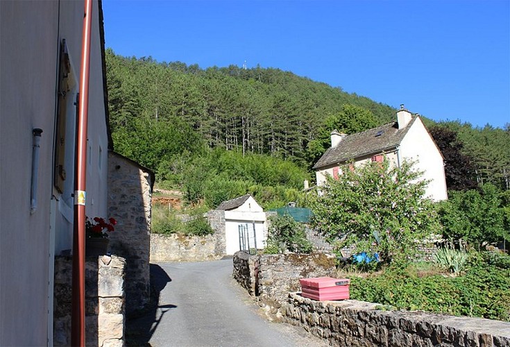 Hameau des Fonts dans le Valdonnez - Circuit VTT N°4 du Cœur de Lozère