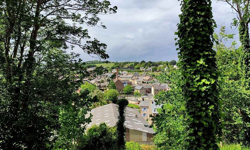 Pontrieux - Les cheminées des séchoirs à grains