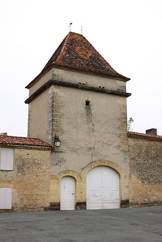 demeure avec pigeonnier