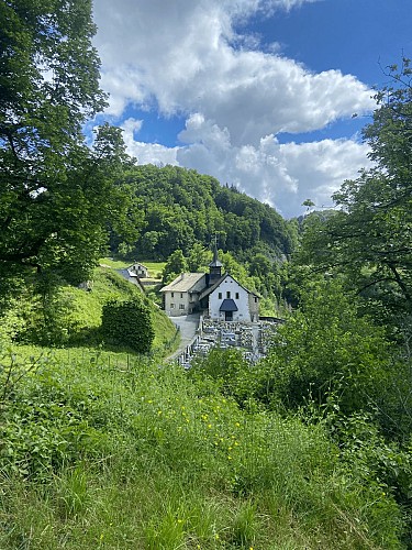 Montée de Châtillon par la Côte - Hiking