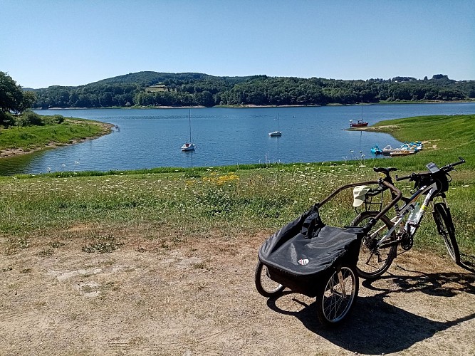 Lac_Panneciere_velo_remorque