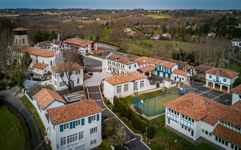 VUE AERIENNE BOURG crédit photo- LA SCEP 1440x900