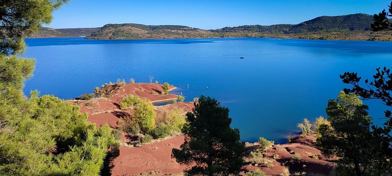 TRAIL DU TOUR DU LAC DU SALAGOU - GR® DE PAYS ENTRE 2 LACS AVÈNE – SALAGOU