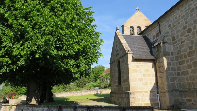 Place de l'église de Poussanges_20