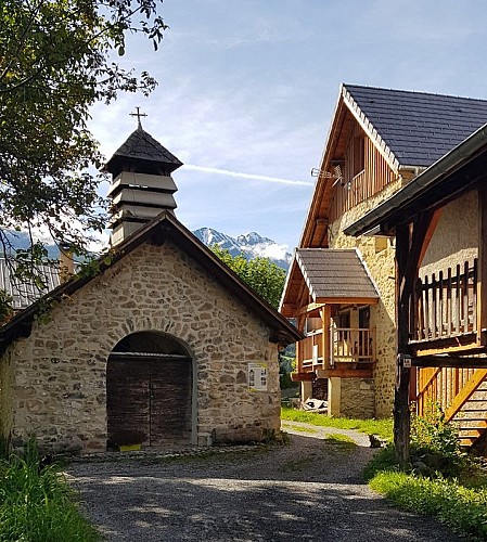 Chapelle et hameau du Bois