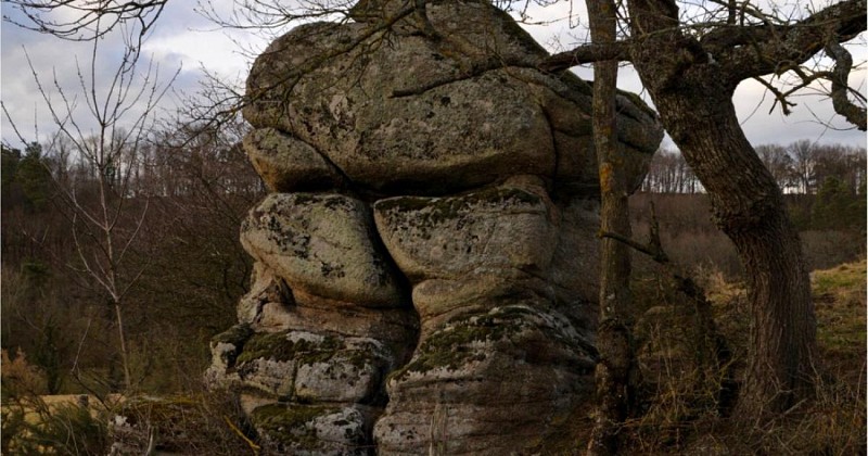 Le Rocher Jayant à Peyrolles