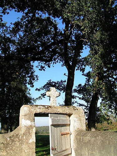 Croix du cimetière de Flarembel