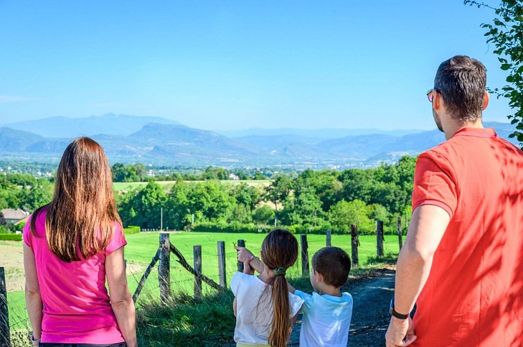 Castles and Lake St-Félix