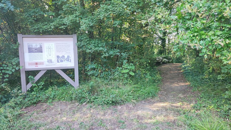 Villers et le Dolmen de la Pierre aux Fées