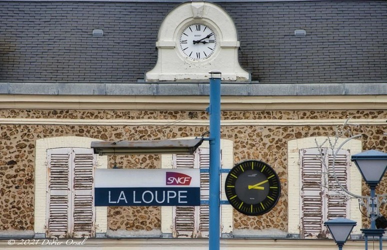 Au départ de la gare de La Loupe
