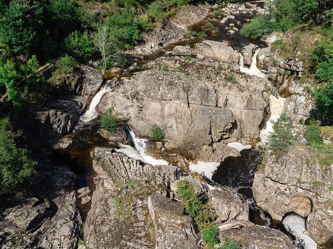 Balade à la découverte du saut de la Saule_Vebret