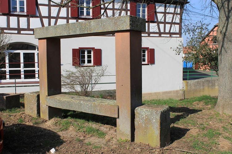 Banc-reposoir de 1854 près du Ladhof