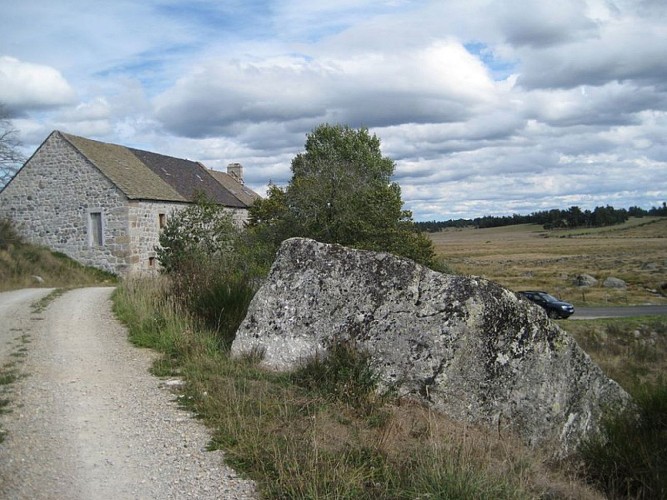 Les roches de granit à côté du Moulin de la Folle