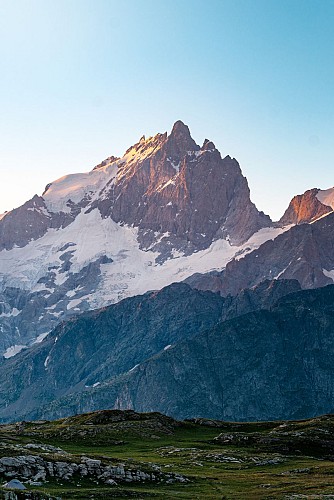 Le plateau d'Emparis et ses lacs - lac noir et lac lérié_La Grave