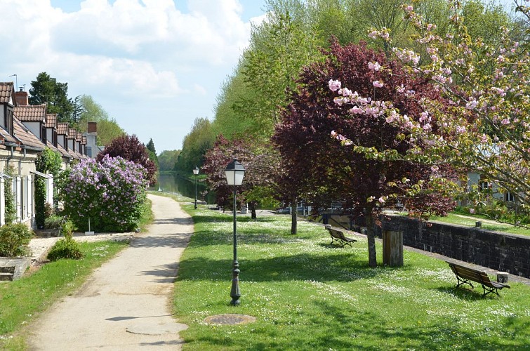 Promenade d'Adrienne Bolland