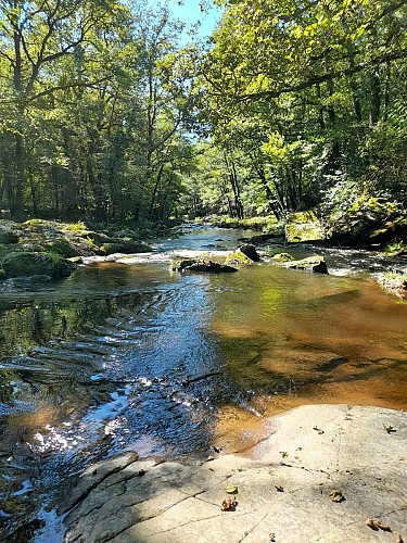 GR®46 - Etape 2 : de Treignac à Beaumont