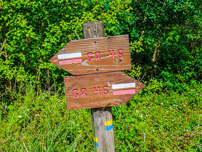 Corrèze Tourisme_GR46_Balisage (2)_© David Genestal_juin 2024