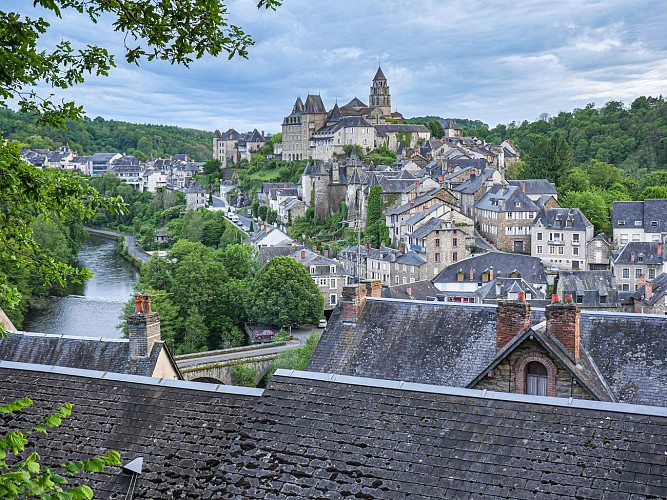 Corrèze Tourisme_GR46_Uzerche (4)_© David Genestal_juin 2024