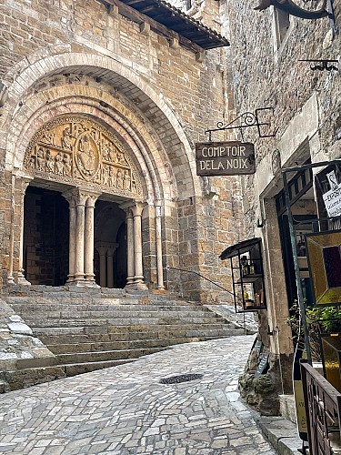 Tympan de l'église Saint-Pierre de Carennac