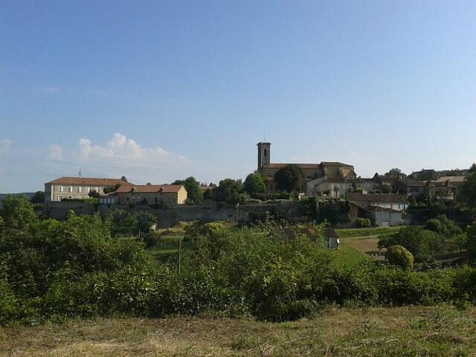 Vue sur le village de Saint-Puy