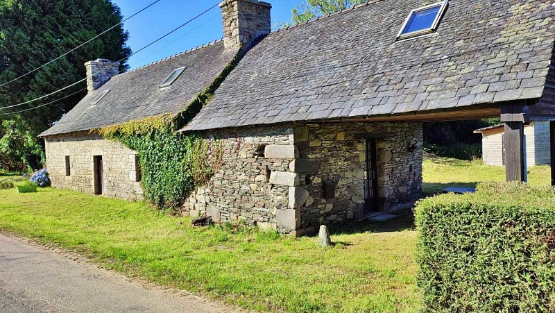 Maison traditionnelle dans un hameau de Plouégat-Guérand