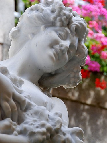 Bazas - statue Belle Vendange