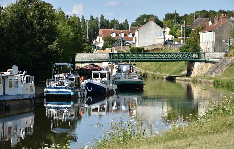 Ouzouer sur Trézée - halte nautique - 1er août 2018 - OT Terres de Loire et Canaux - IRémy  (7)