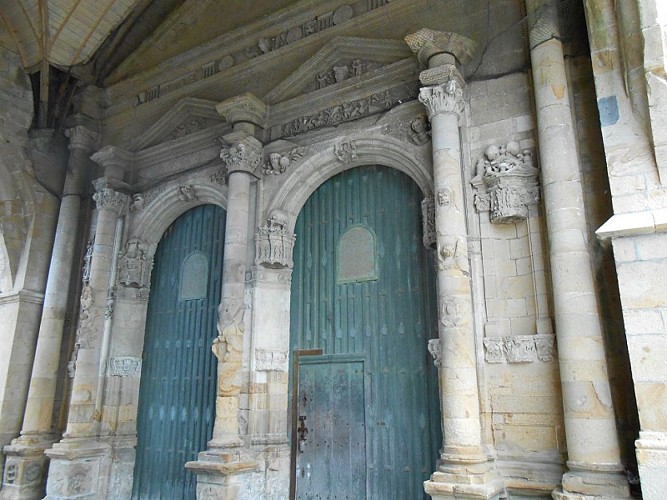Porte église Bais