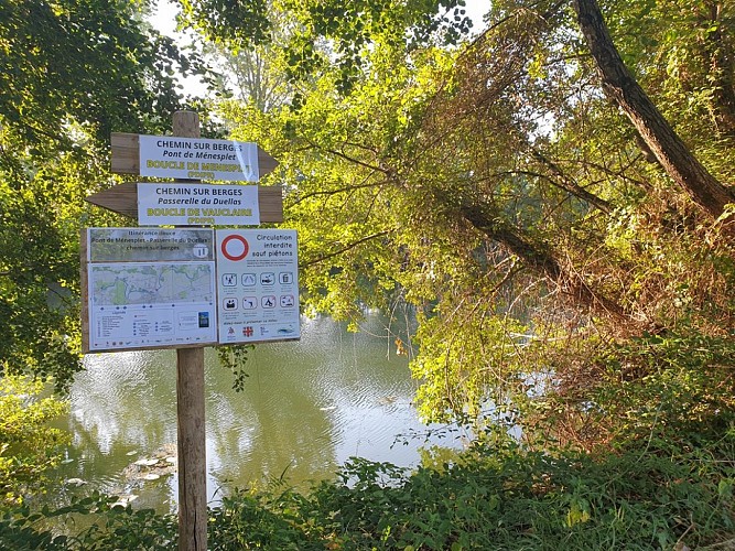 chemin-sur-berges-panneau(1)-vallee-isle-perigord