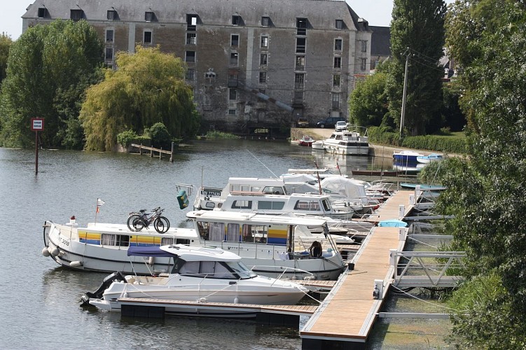 A LA DÉCOUVERTE DU PLESSIS-BOURRÉ DEPUIS CHEFFES