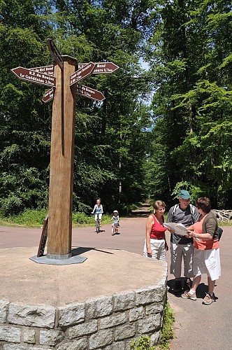 SENTIER DE RANDONNÉE LA VALLÉE DU COUASNON A PONTIGNÉ